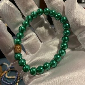 👾5 for $25 🧵Green beaded bracelet 🧵